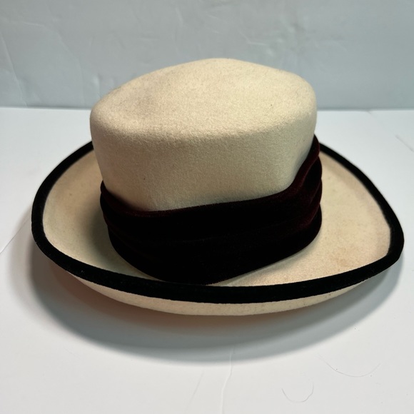 Importina Vintage Lite Felt Hat Cream with Velvet Purple Trim - Picture 2 of 5